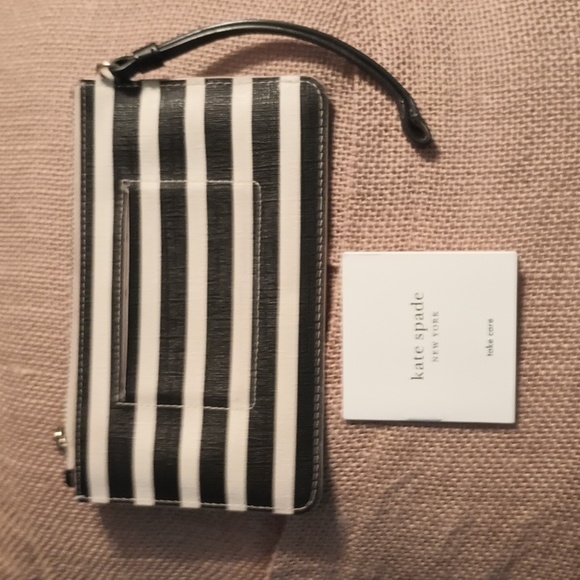 Kate Spade Crossbody 3 Set, Wallet And Wristlet - Picture 5 of 14